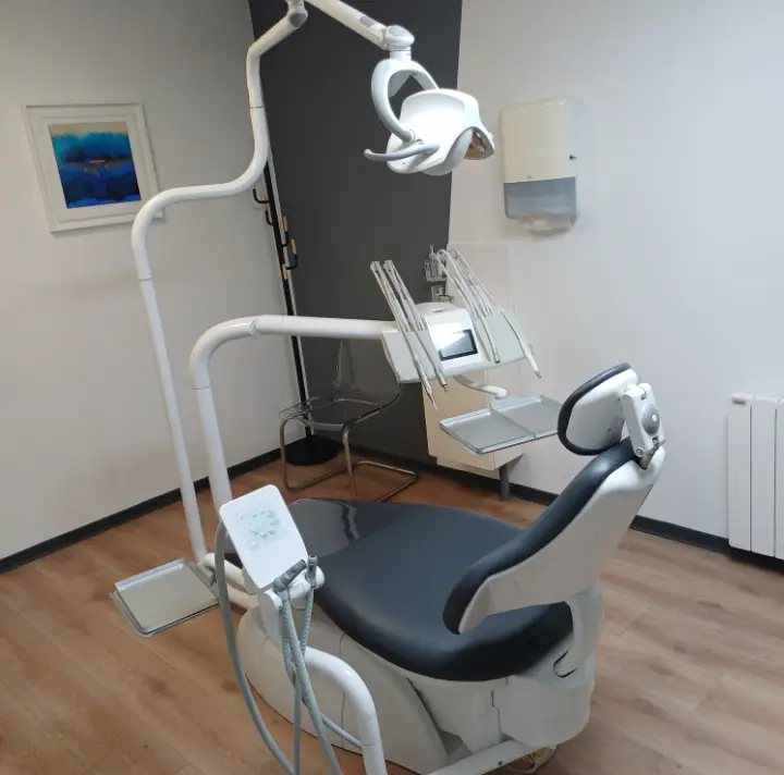 Salle de soins dentaire impeccable maintenue par A.J.S. Nettoyages